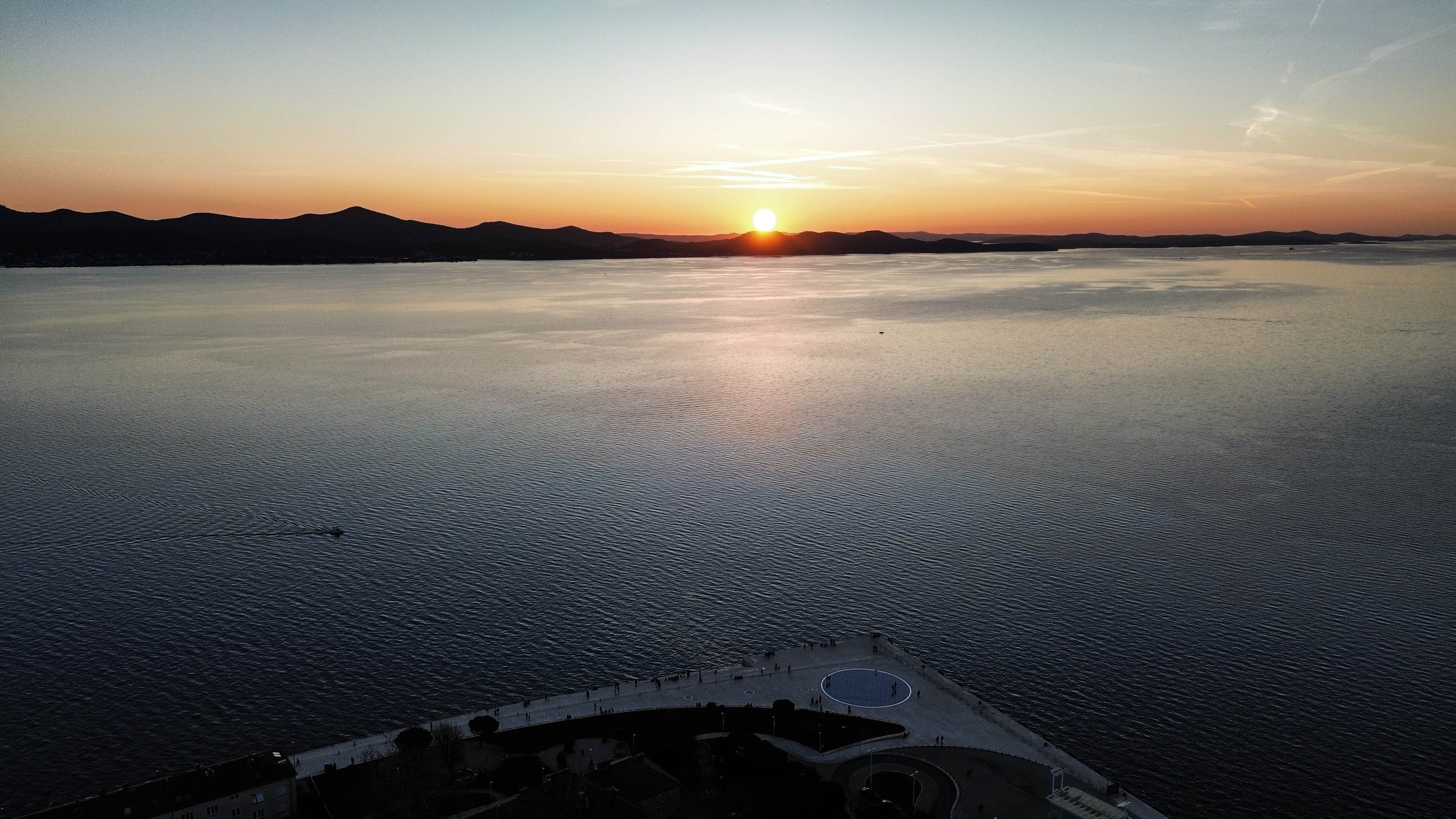 PRYWATNY ZACHÓD SŁOŃCA NA FALACH – REJS DLA CIEBIE I TWOICH BLISKICH